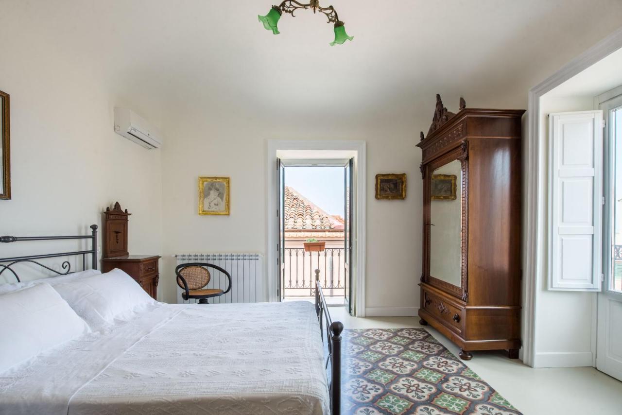 Casa Valerie Al Lavatoio Medievale By Wonderful Italy 切法卢 外观 照片