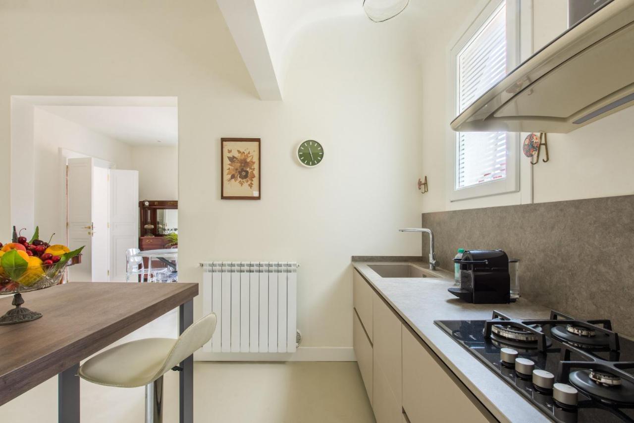 Casa Valerie Al Lavatoio Medievale By Wonderful Italy 切法卢 外观 照片